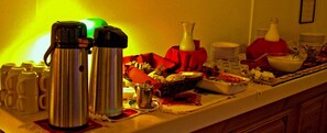 Free daily full breakfast - Arcady At the Sunderland Lodge (Arlington)
