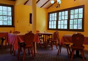 Lobby - Arcady At the Sunderland Lodge (Arlington)