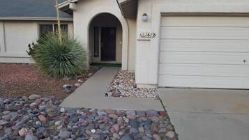 تفاصيل الفندق من الخارج