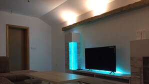 Familienvilla, 4 Schlafzimmer | Wohnbereich