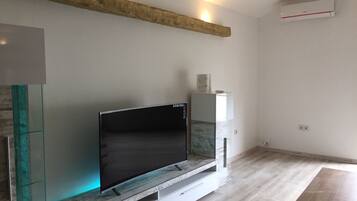 Family Villa, 4 Bedrooms | Television