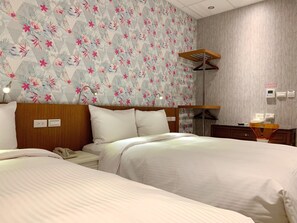 1 bedroom, desk, free WiFi, bed sheets - Teeya Apartment (Taipei)