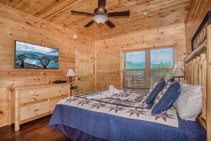 5 bedrooms, iron/ironing board, free WiFi, bed sheets