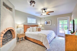 3 bedrooms, desk, iron/ironing board, internet