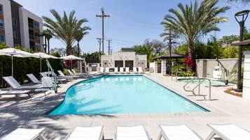 Outdoor pool, a heated pool