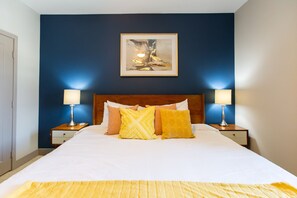 1 bedroom, desk, iron/ironing board, free WiFi - Resort-Style Condo Near Disney (Fullerton)