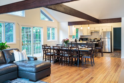 *Dream Lodge* Upscale Family Getaway!