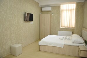 1 bedroom, WiFi, bed sheets - Pomegranate - Double room 1 (Kutaisi)