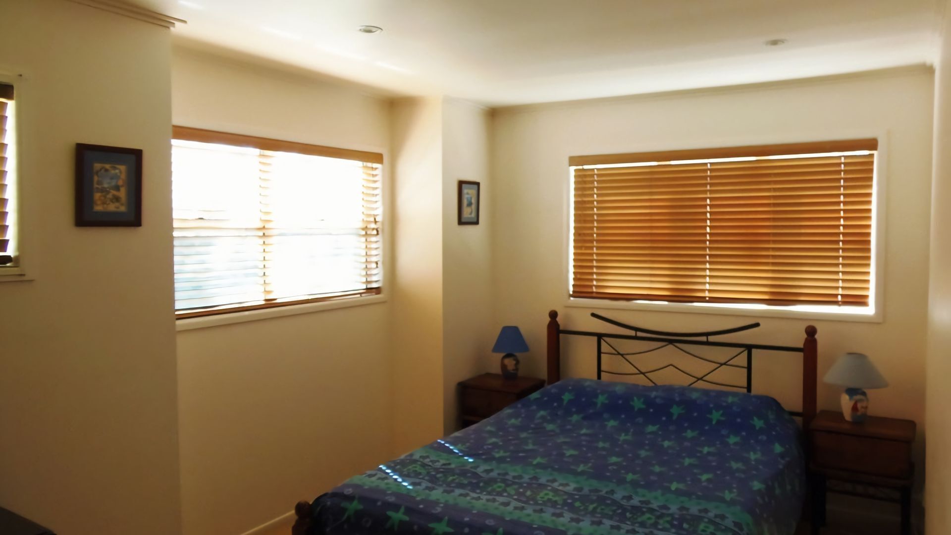 COOLAMAINE 2 - Rainbow Beach. Easy walk to beach and shops. — image 11