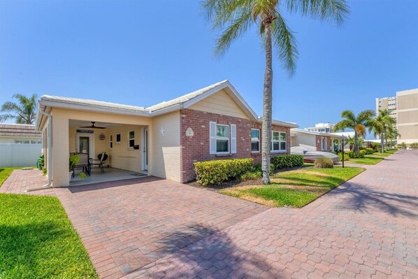 Unclassified image, 1 of 47, button