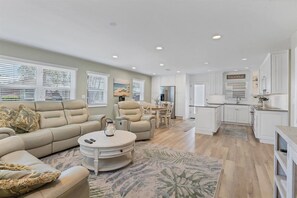 Unclassified image, 3 of 47, button