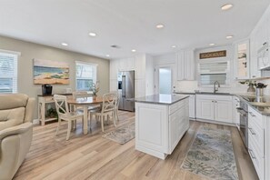 Private kitchen - Horizons West #D-8 - a Beachside 2 Bedroom, 2 Bath Villa on Siesta Key! (Sarasota)