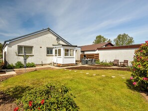 Exterior - This lovely detached cottage is conveniently set all on one level. (Comrie, near Crieff)