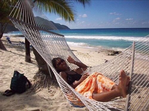 Gorgeous Caribbean 2-Bedroom Condo W/ Spectacular Ocean View