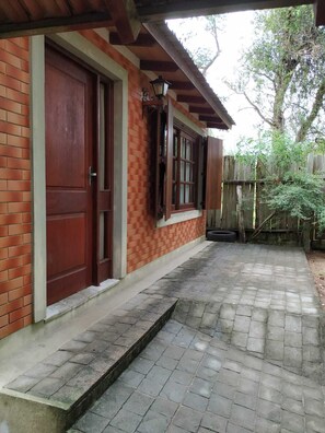 Exterior detail - BEACH VIEW, Lake Merin, URUGUAY. (Lago Merín)