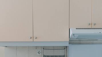 Fridge, stovetop, coffee/tea maker, toaster