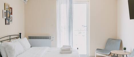 1 habitación, tabla de planchar con plancha, wifi y ropa de cama