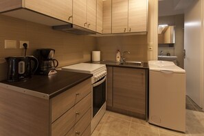 Full-sized fridge, oven, coffee/tea maker, toaster - Best House, Petit, Pylos (Pilos)