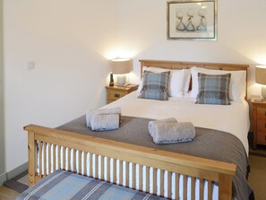 2 عدّة غرف نوم وواي فاي مجانًا وملاءات أسرّة