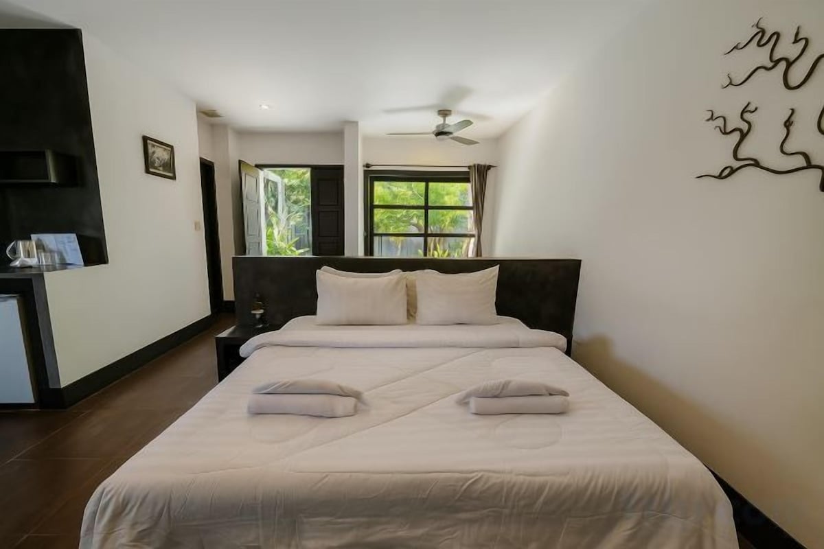 1 bedroom, blackout drapes, WiFi (free), individually decorated
