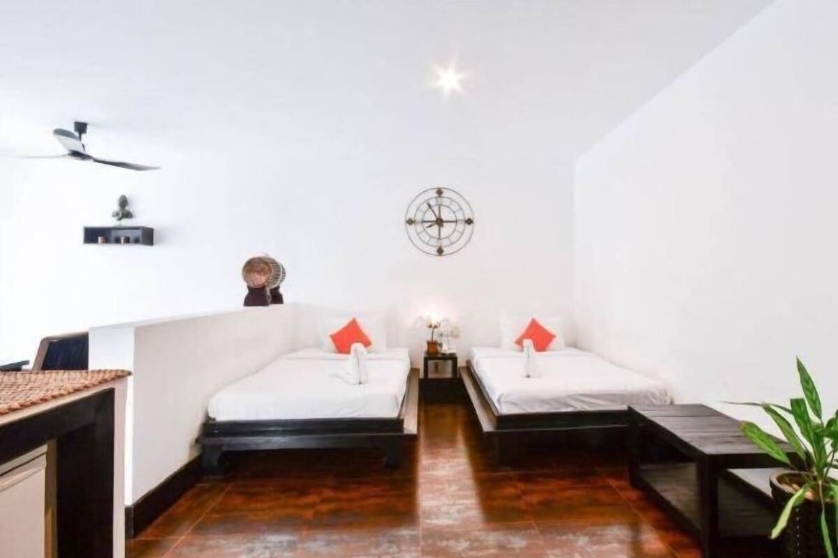 1 bedroom, individually decorated, individually furnished