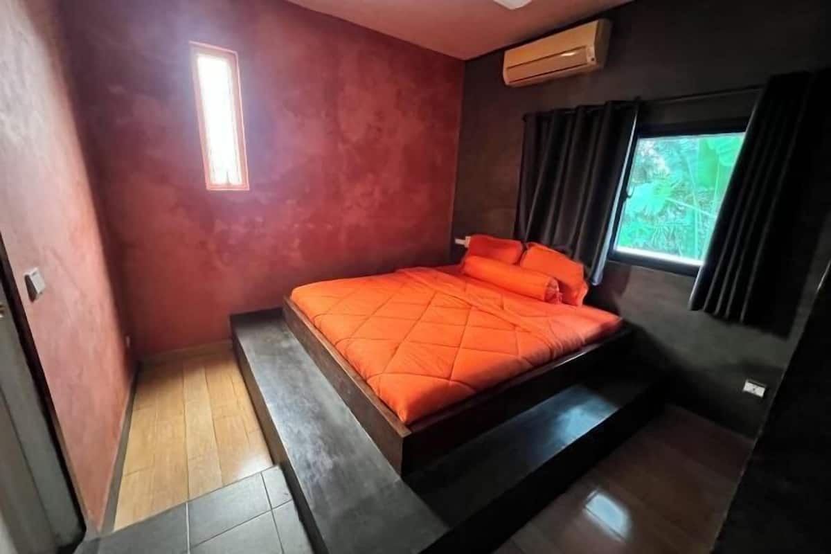 1 bedroom, individually decorated, individually furnished