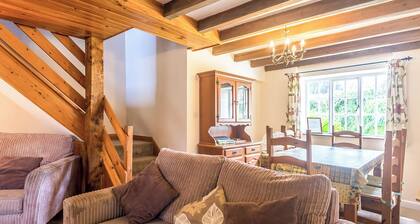 Well Farm Cottage - UK11879