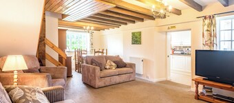 Well Farm Cottage - UK11879