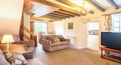 Well Farm Cottage - UK11879