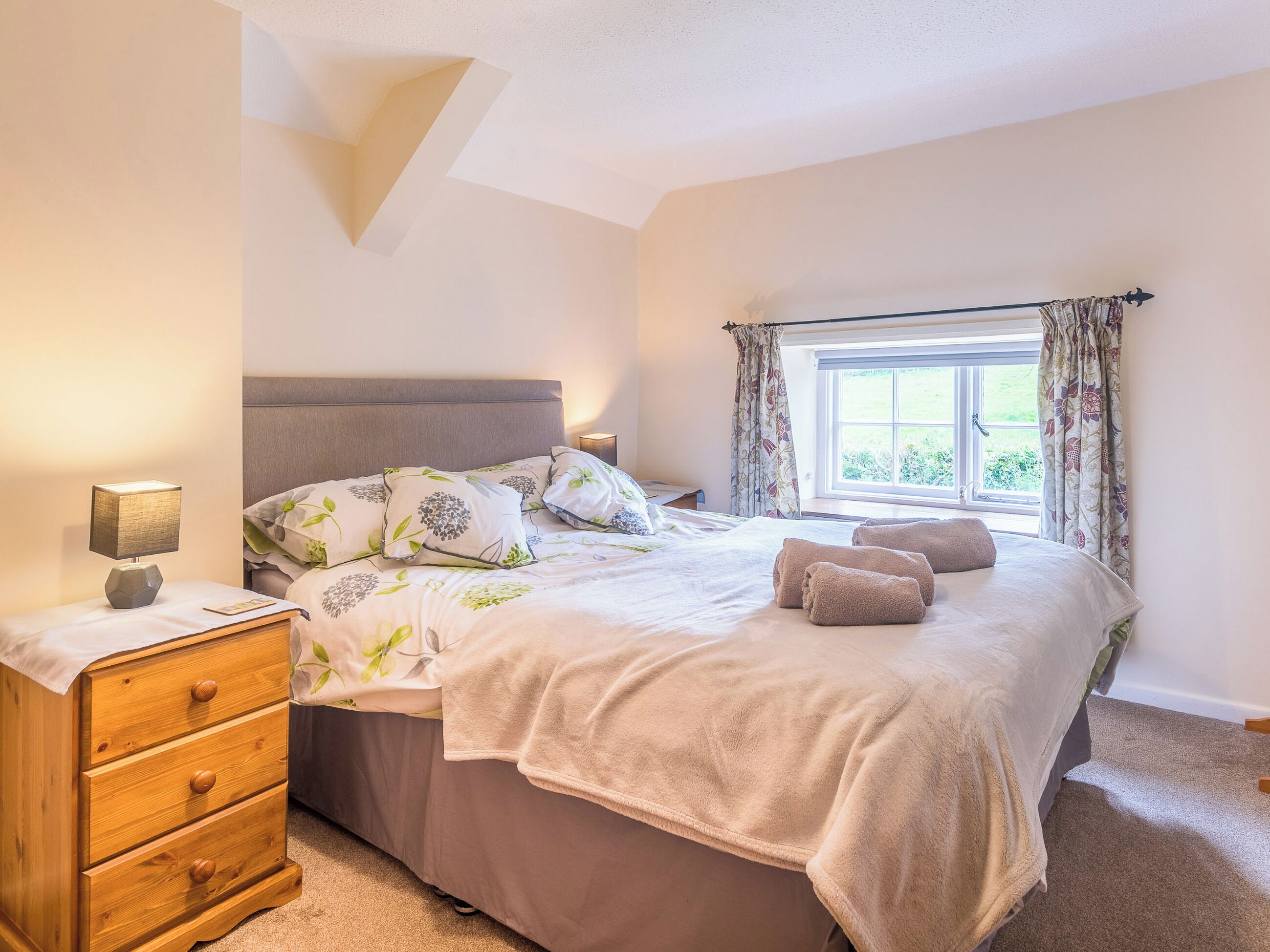 2 habitaciones, wifi gratis y ropa de cama 