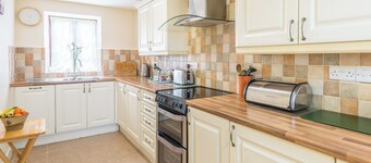 Well Farm Cottage - UK11879