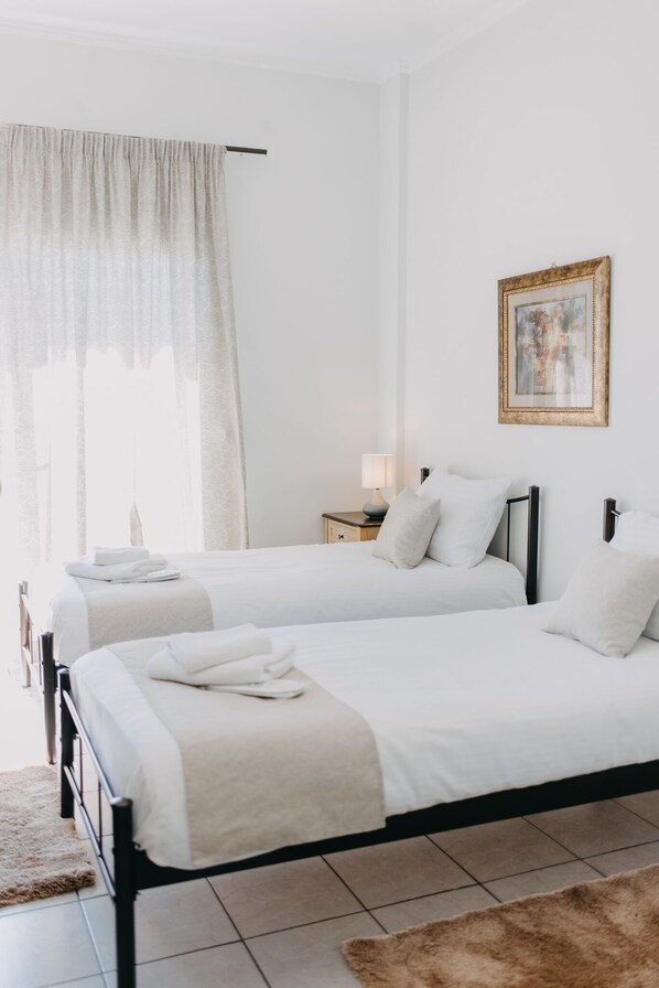 1 bedroom, desk, iron/ironing board, WiFi