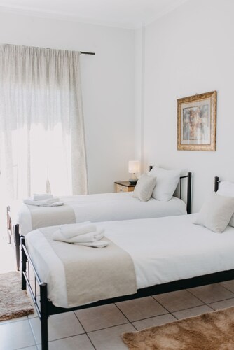 Best House, Town View Apartment, Gounari, Patra