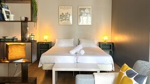 1 habitación, tabla de planchar con plancha, wifi gratis y ropa de cama 