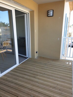 Exterior detail - Apartment sea view & feet in the water (Saint-Quay-Portrieux)