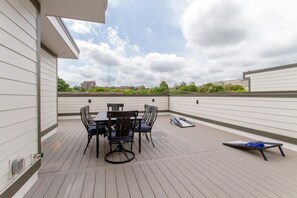 Outdoor dining - Modern Luxury | Rooftop Terrace | Prime Location (Nashville)