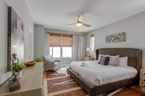 4 bedrooms, desk, iron/ironing board, travel crib - Modern Luxury | Rooftop Terrace | Prime Location (Nashville)