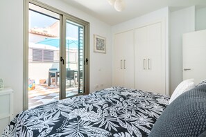 2 chambres, fer et planche à repasser, Wi-Fi, draps fournis