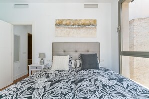 2 chambres, fer et planche à repasser, Wi-Fi, draps fournis