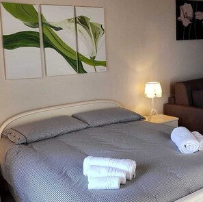 4 bedrooms, WiFi, bed sheets