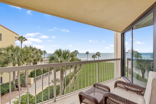 Oceanfront 3 BR/3 BA at the beautiful King and Prince Resort