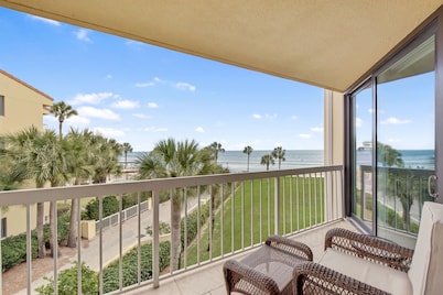 Oceanfront 3 BR/3 BA at the beautiful King and Prince Resort