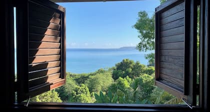 5‑Bedroom Luxury Villa – Ocean View, Infinity Pool, Private Gym, Chef & Butler