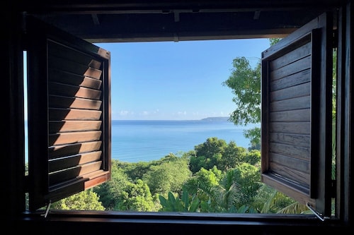 5‑Bedroom Luxury Villa – Ocean View, Infinity Pool, Private Gym, Chef & Butler