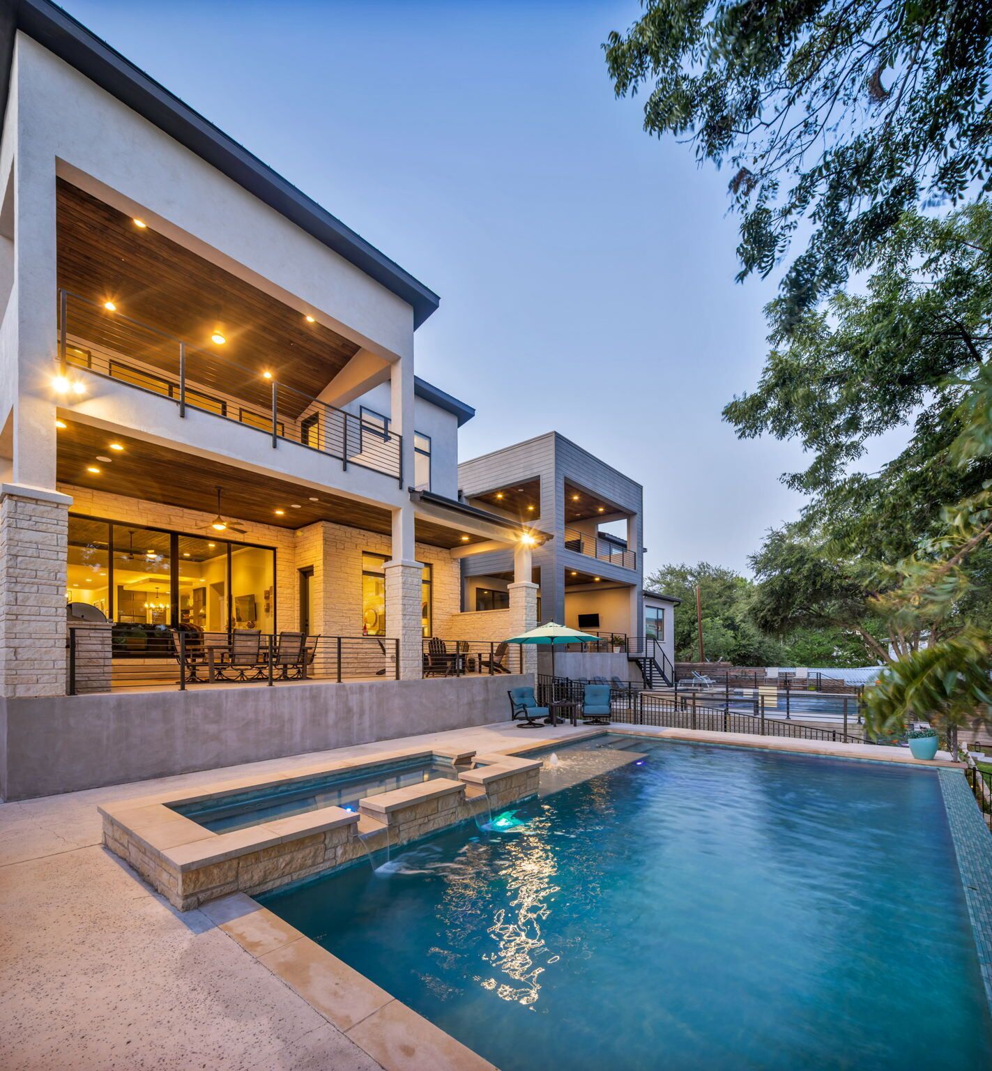 Lakeshore Landing w\/ Heated Pool, Spa and Loaded with Resort Amenities