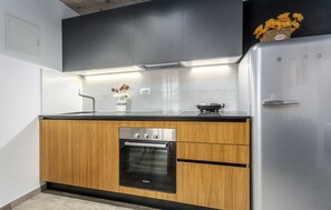 Fridge, oven, stovetop, dishwasher - Poreč modern central apartment (Porec)