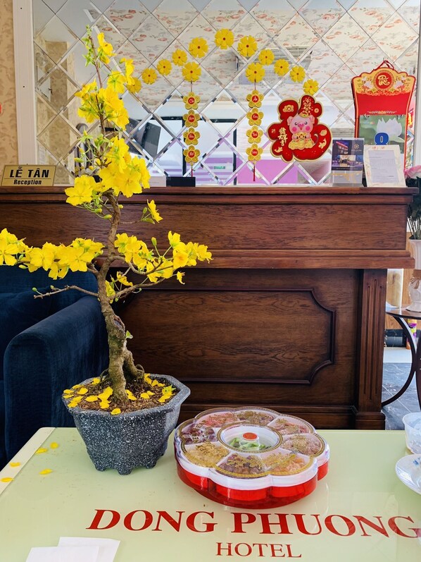 Reception - Khach San Dong Phuong (Ho Chi Minh City)