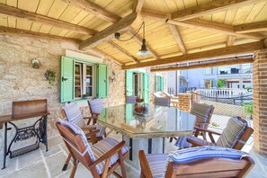 Outdoor dining - Villa Stone Queen (68396-K1) - Malinska - island Krk (Malinska - island Krk)