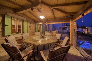 屋外ダイニングエリア