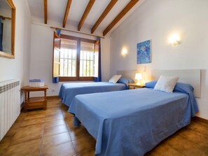 2 bedrooms, iron/ironing board